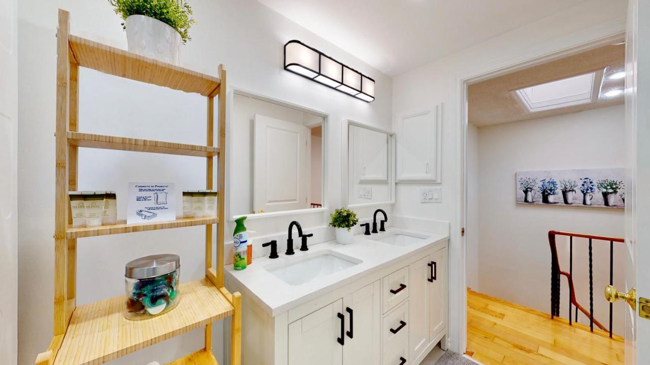 Modern Bright Cozy 3Bed 3Bath Vacation House In Ajax, Greater Toronto Area Gta, On, Canada 외부 사진